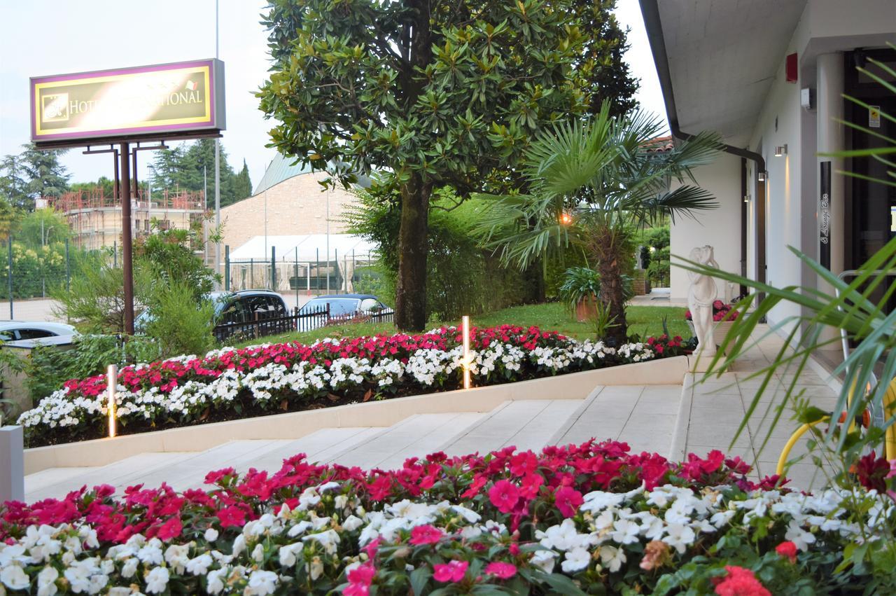 Hotel International Sirmione Ngoại thất bức ảnh